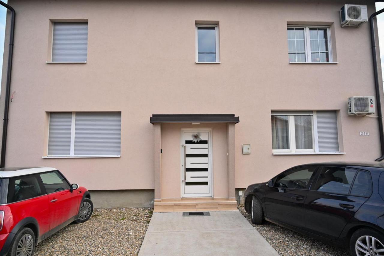 Studio Apartmani Emili Apartman Br 2 Bijeljina Exterior photo
